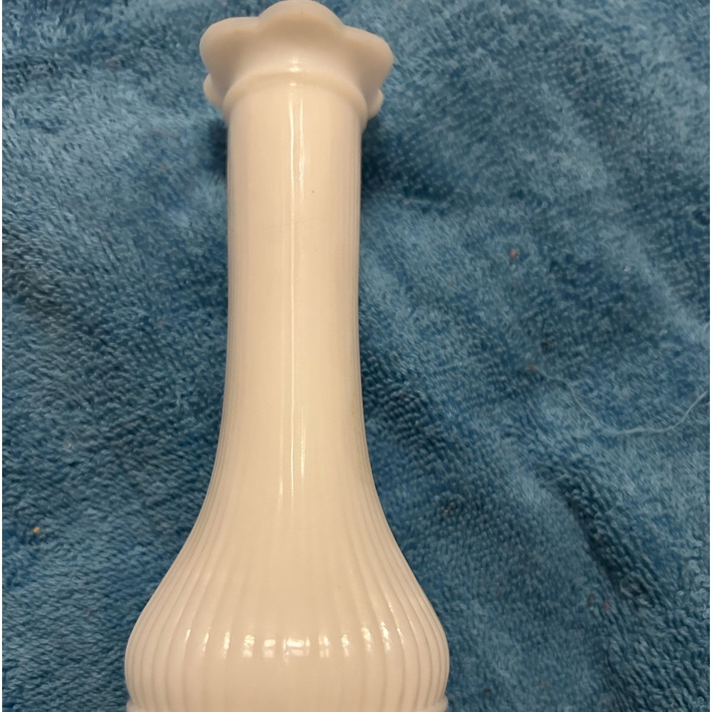 Vintage Milk Glass Vase with daisy petal rim